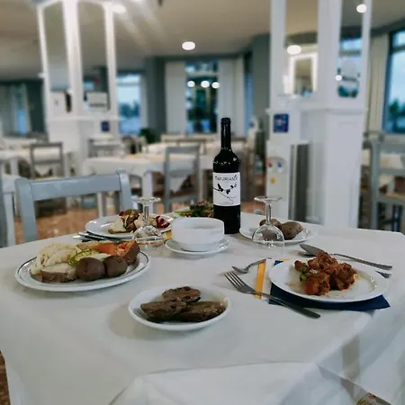 Estudio Con Desayuno Incluido Y Bonita Vistas Al Mar O A La Montana